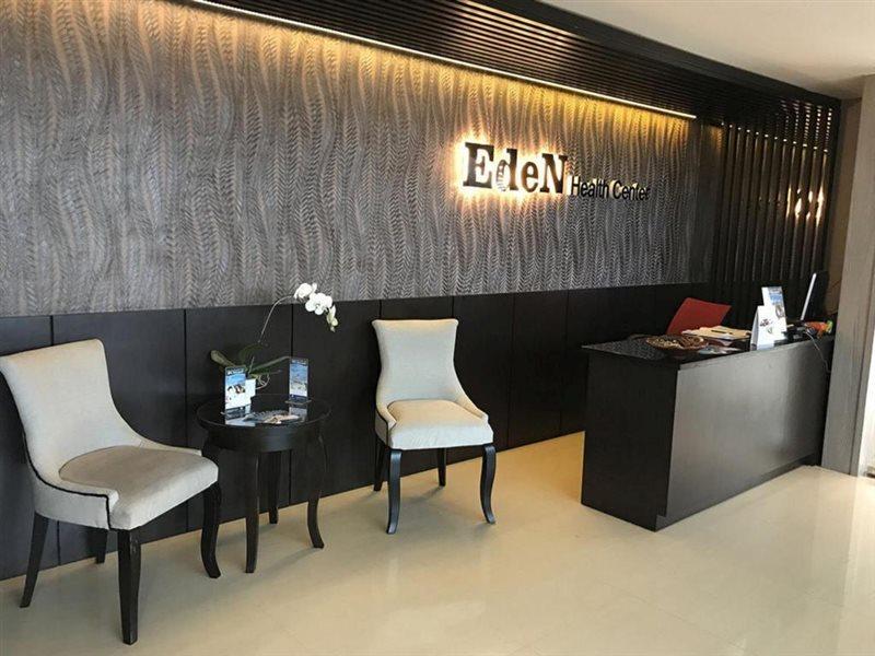 The Excelton Hotel Palembang Exterior foto