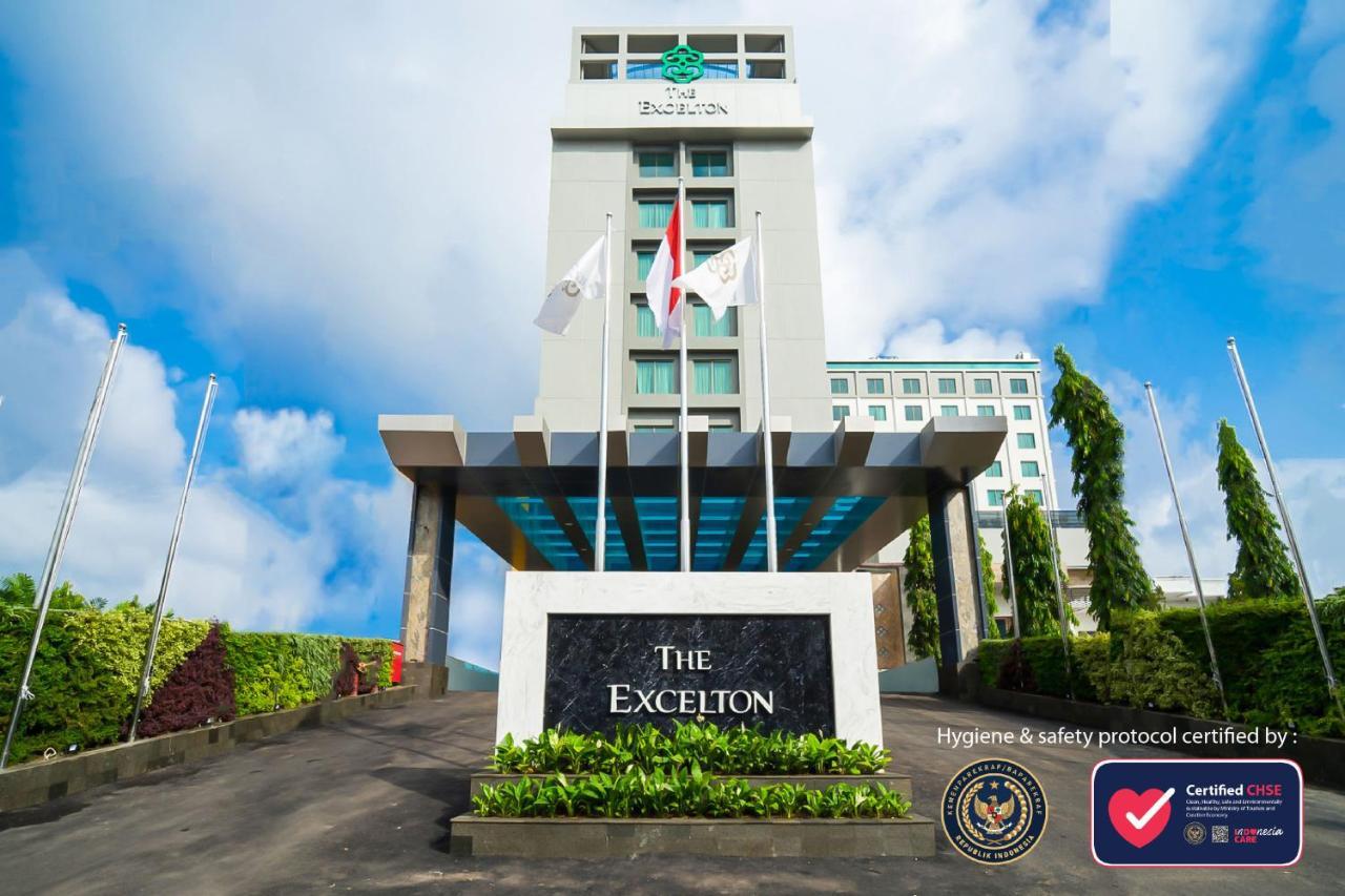 The Excelton Hotel Palembang Exterior foto